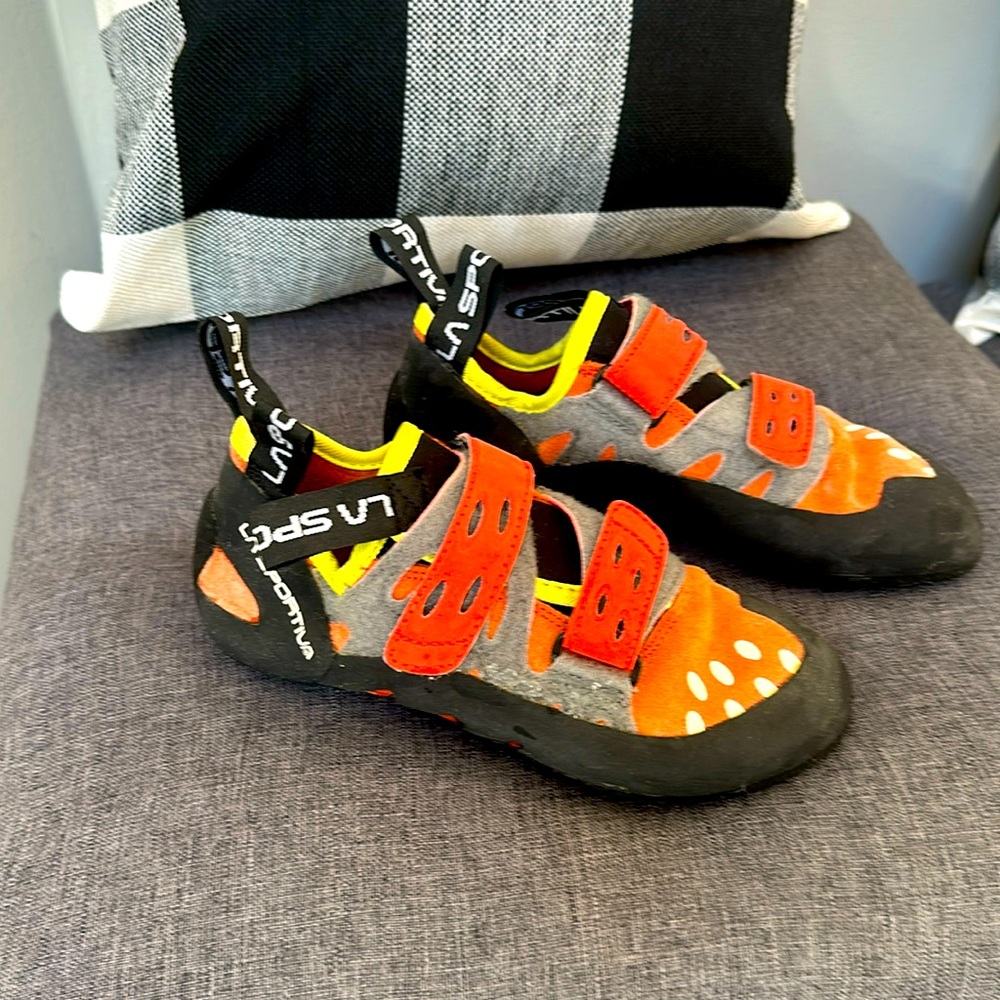 Climbing shoes